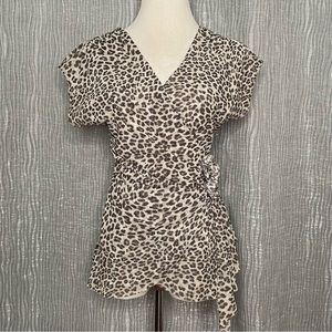 Cach’e leopard surplice top